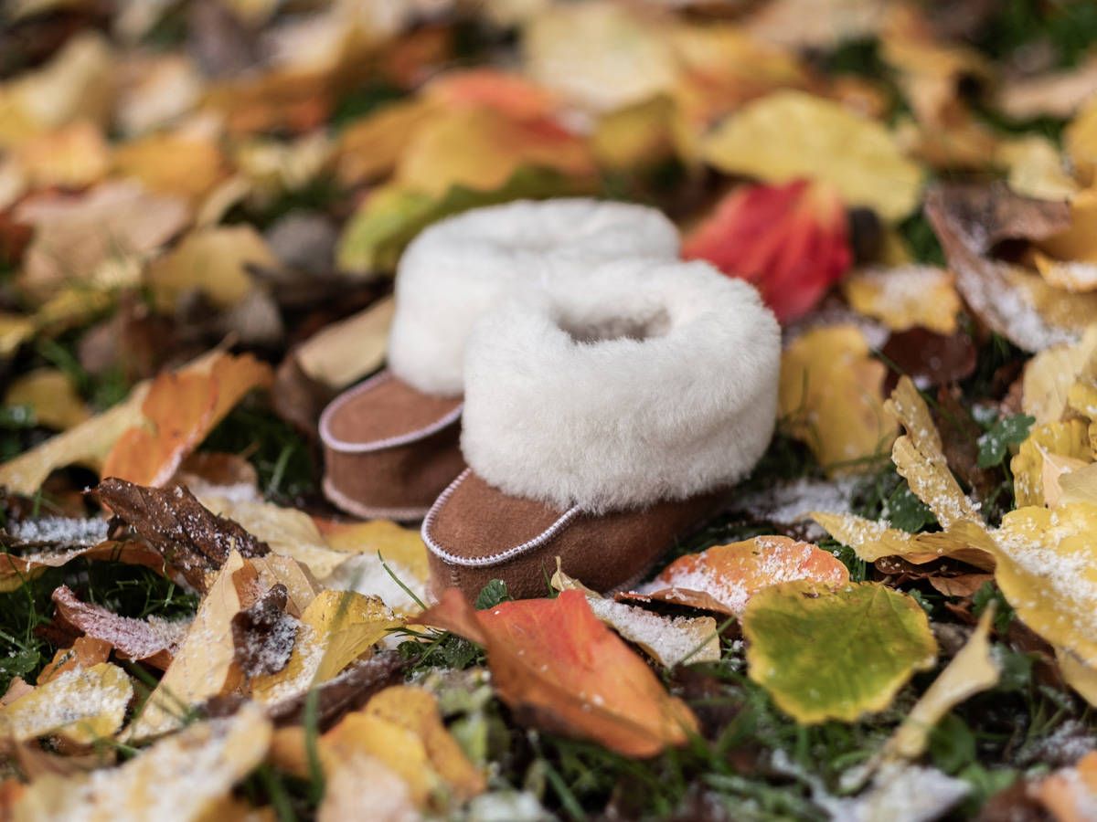 Leafde babycare warm gevoerde lamsvacht babyslofjes